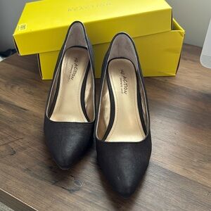 Reaction Kenneth Cole wedge